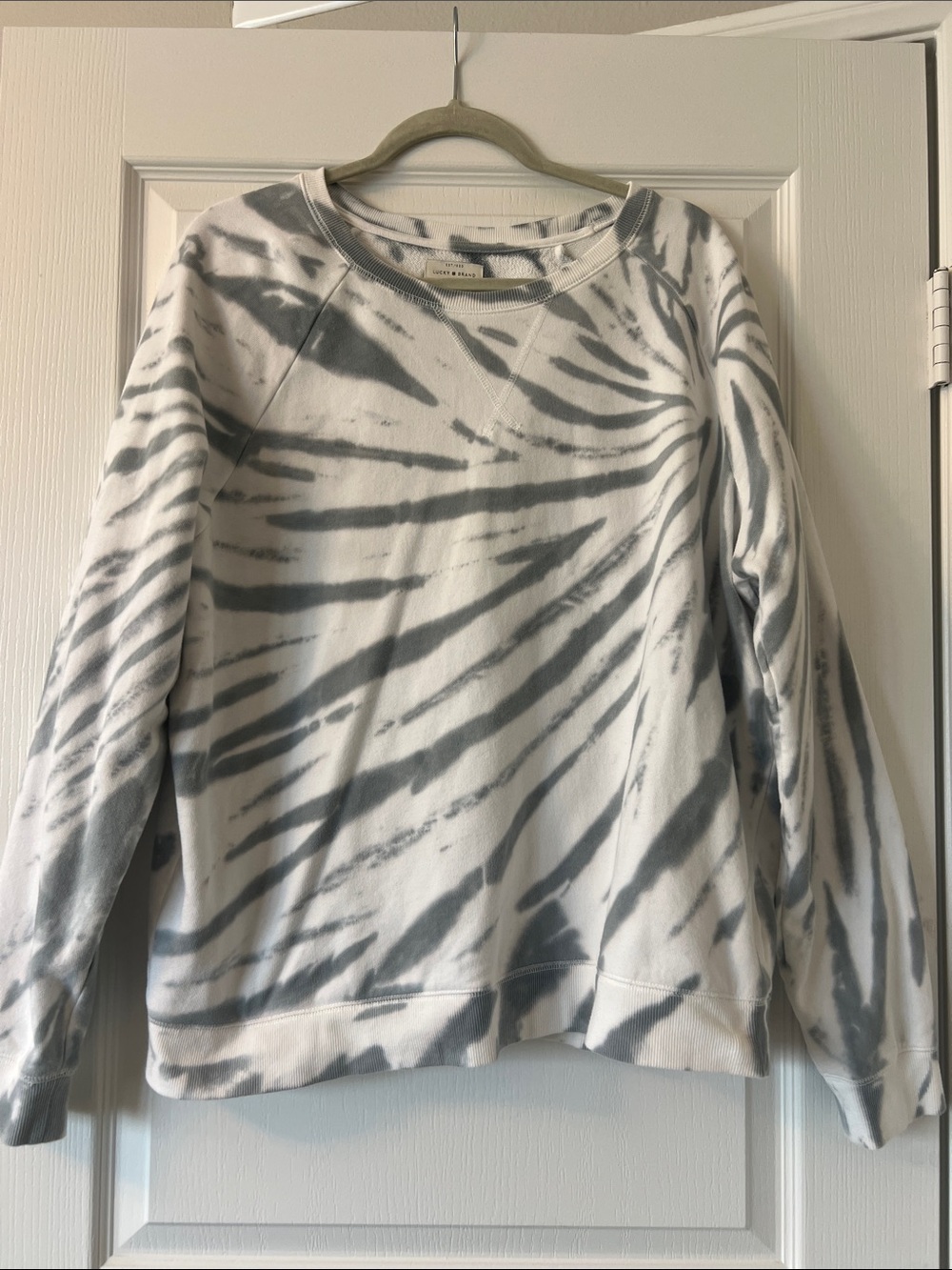 Like New Lucky Brand Gray and White Tie-Dye Sweatshirt size XL